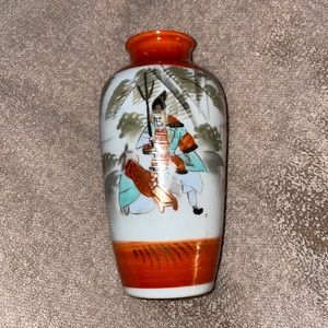 Vintage Japanese mid century porcelain. Hand painted.